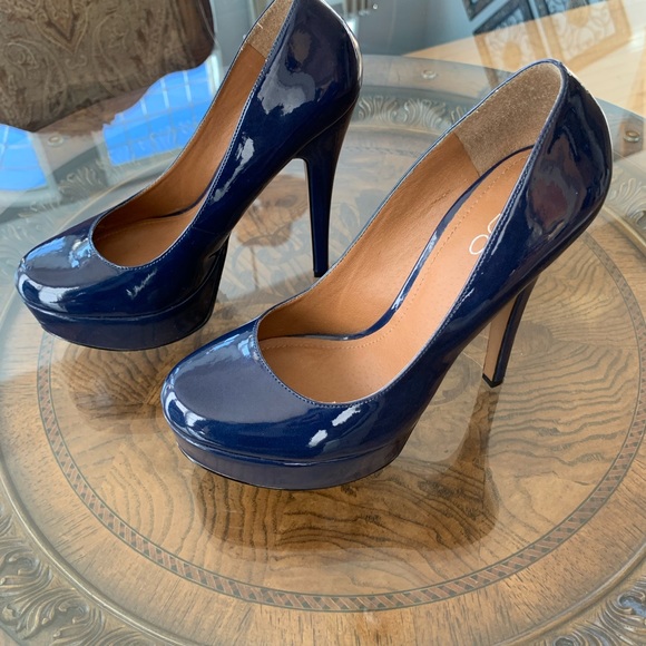 💙ALDO Navy Blue Heels💙 - Picture 5 of 7